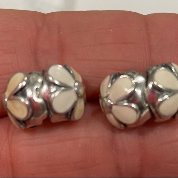 Two Pandora Clips - Picture 3 of 3